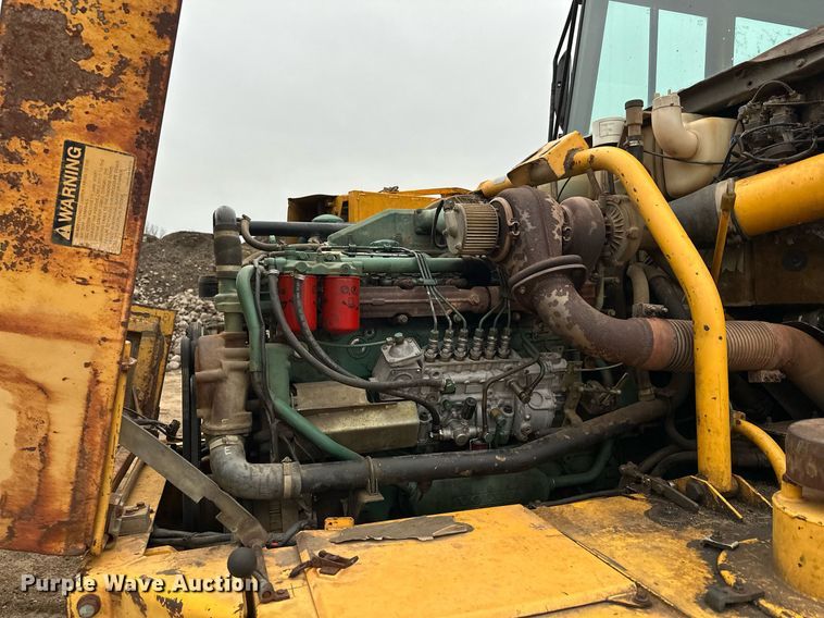 image for item LO9307 2001 Volvo A25C haul truck