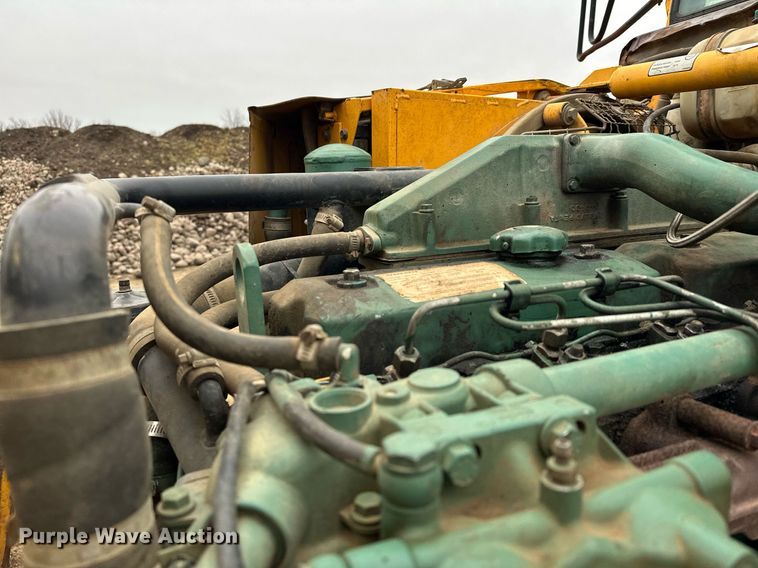 image for item LO9307 2001 Volvo A25C haul truck