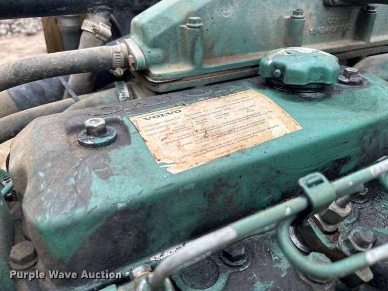 image for item LO9307 2001 Volvo A25C haul truck