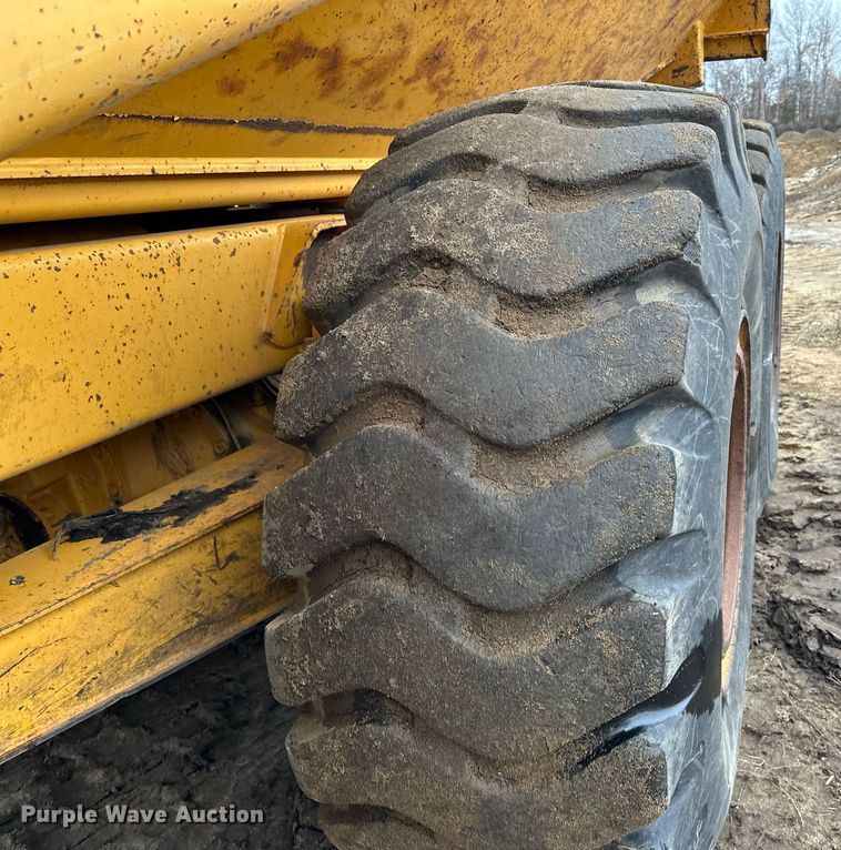 image for item LO9307 2001 Volvo A25C haul truck