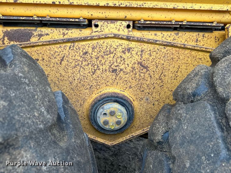 image for item LO9307 2001 Volvo A25C haul truck