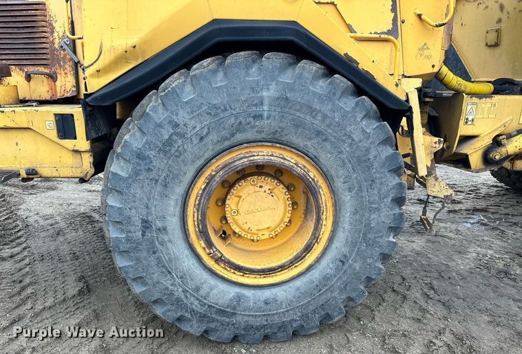 image for item LO9307 2001 Volvo A25C haul truck