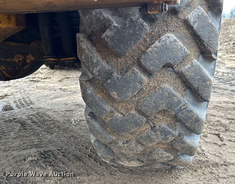 image for item LO9307 2001 Volvo A25C haul truck