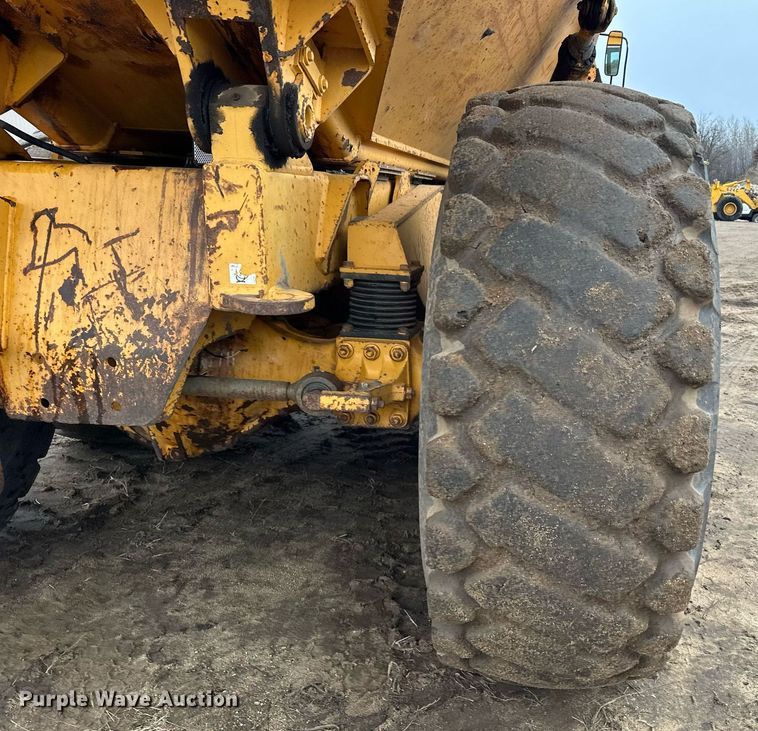 image for item LO9307 2001 Volvo A25C haul truck