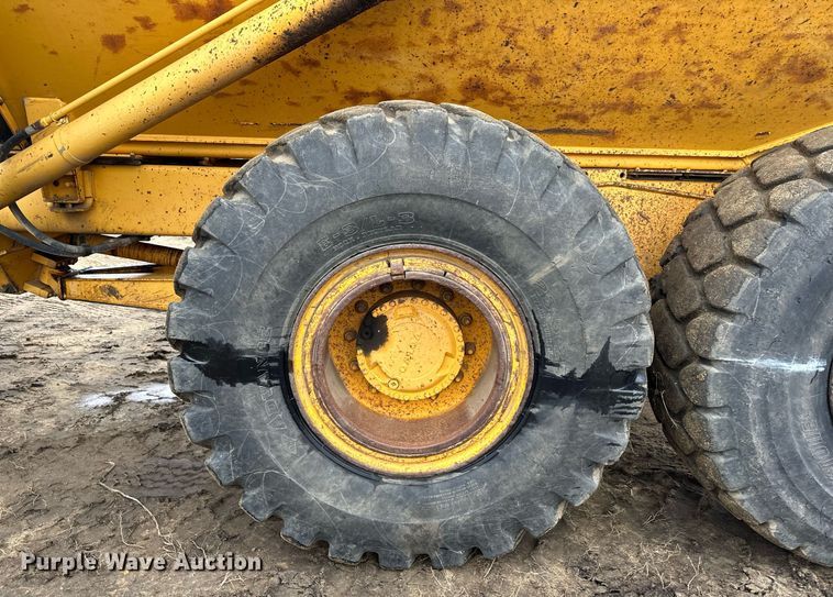 image for item LO9307 2001 Volvo A25C haul truck