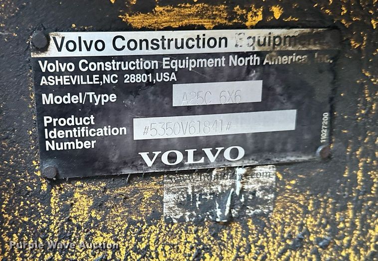 image for item LO9307 2001 Volvo A25C haul truck