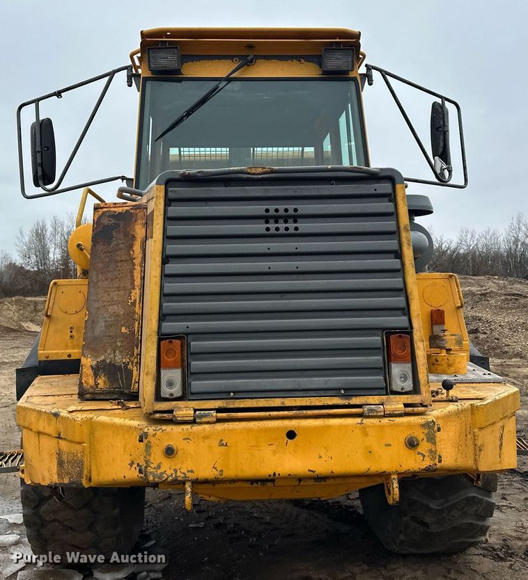 image for item LO9308 2001 Volvo A25C haul truck