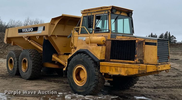 image for item LO9308 2001 Volvo A25C haul truck