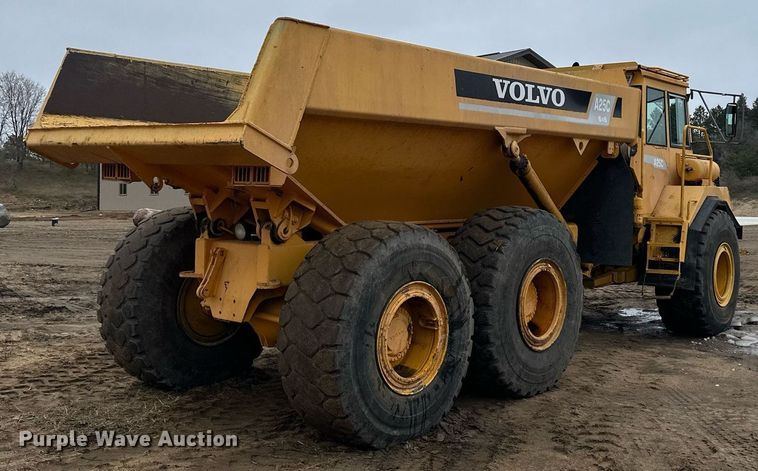 image for item LO9308 2001 Volvo A25C haul truck