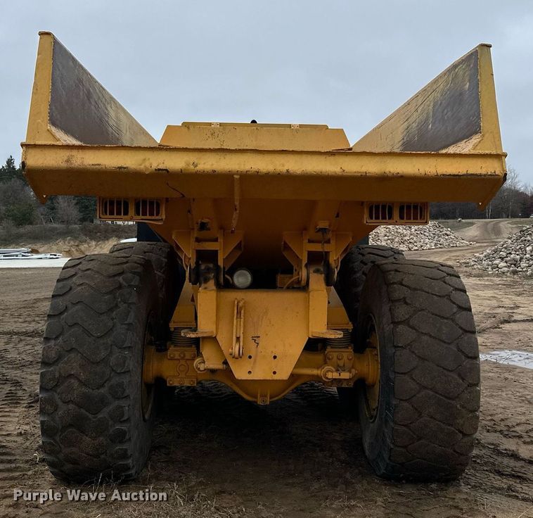 image for item LO9308 2001 Volvo A25C haul truck