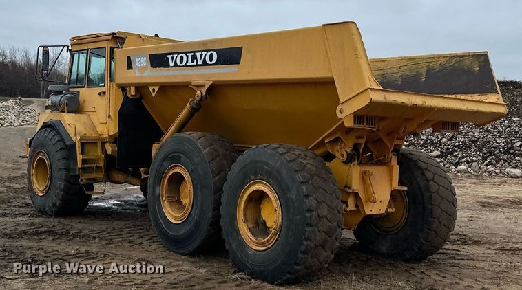 image for item LO9308 2001 Volvo A25C haul truck