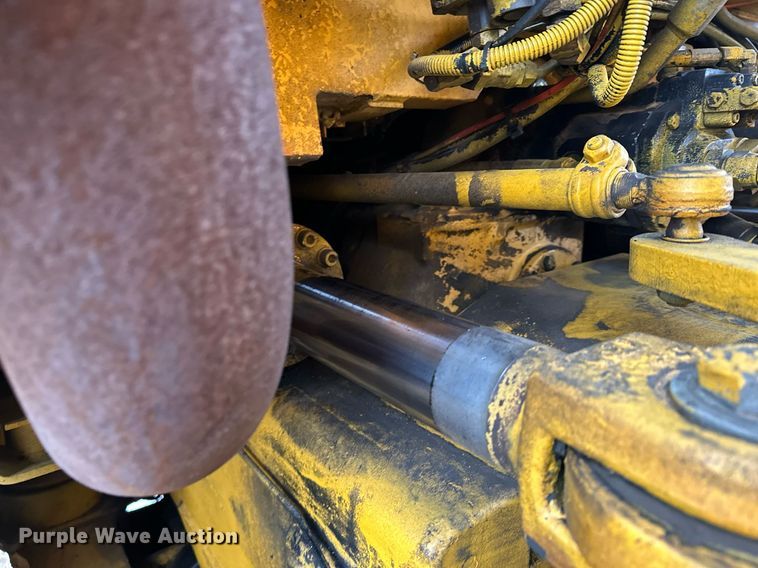 image for item LO9308 2001 Volvo A25C haul truck