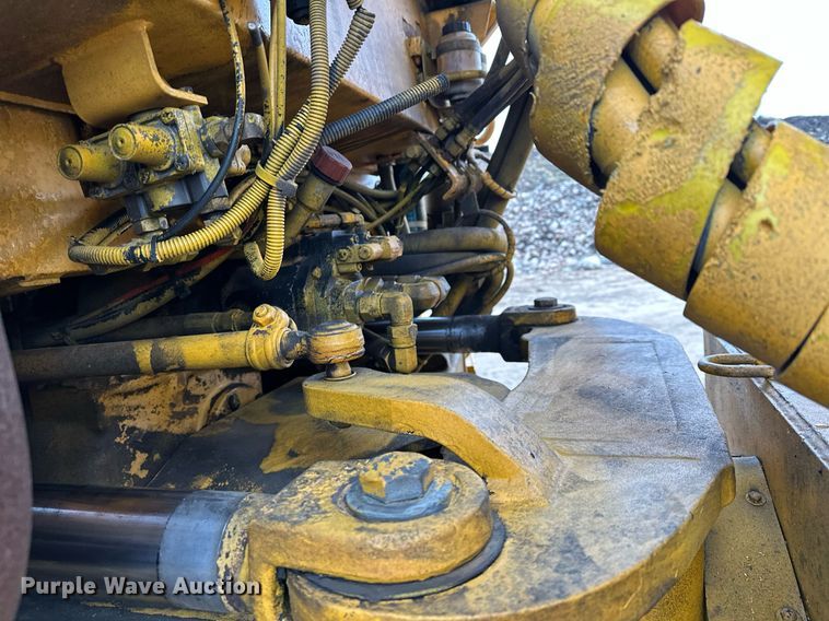 image for item LO9308 2001 Volvo A25C haul truck