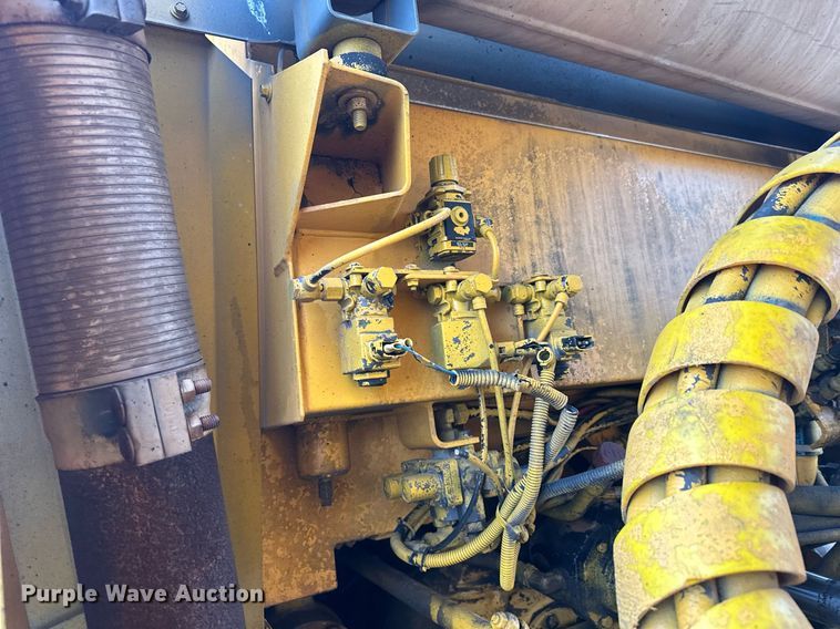image for item LO9308 2001 Volvo A25C haul truck