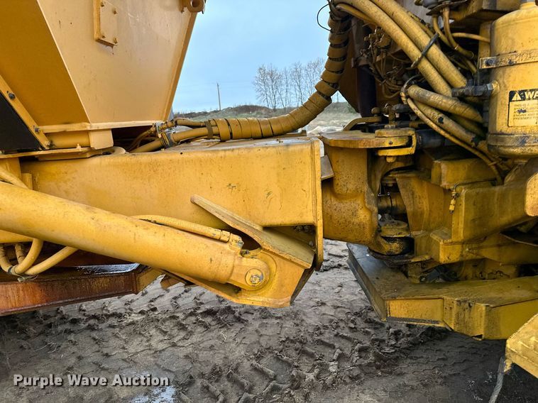 image for item LO9308 2001 Volvo A25C haul truck