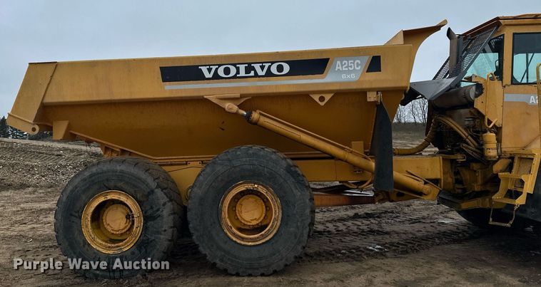 image for item LO9308 2001 Volvo A25C haul truck