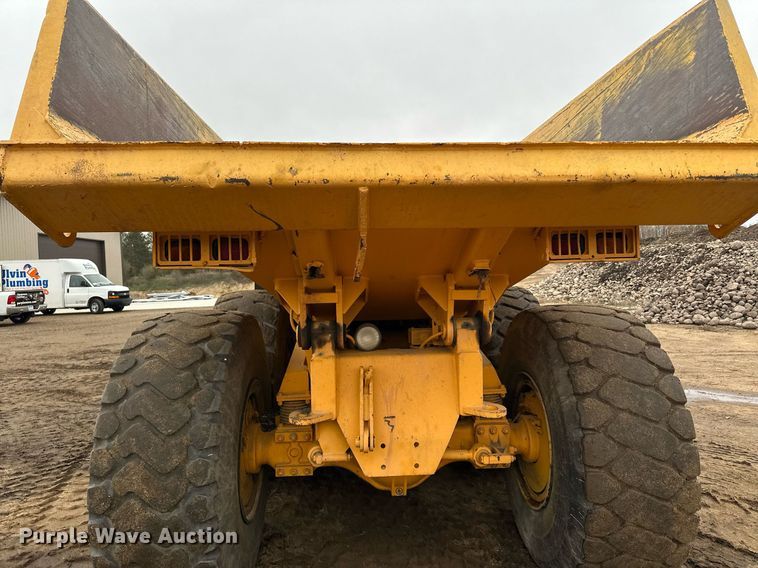 image for item LO9308 2001 Volvo A25C haul truck