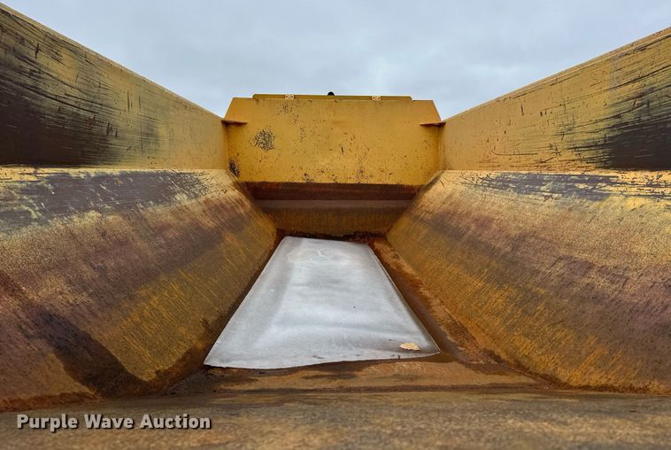 image for item LO9308 2001 Volvo A25C haul truck