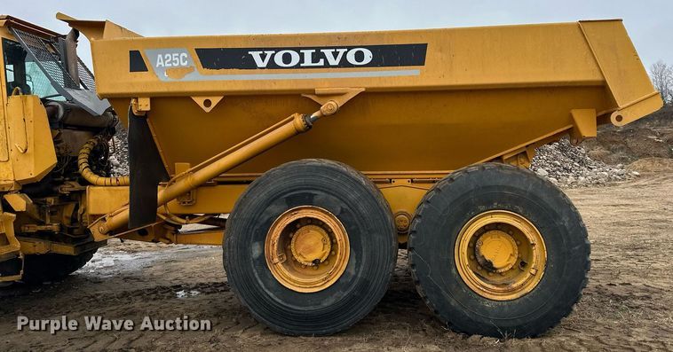 image for item LO9308 2001 Volvo A25C haul truck
