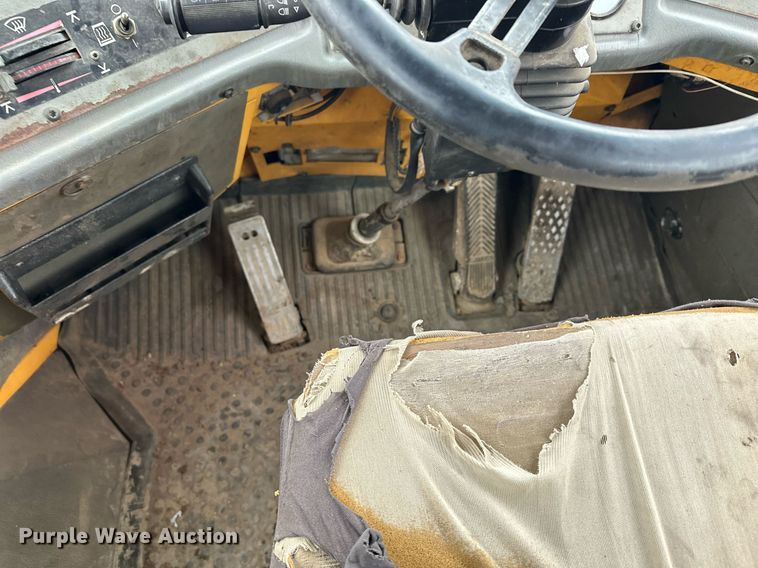 image for item LO9308 2001 Volvo A25C haul truck