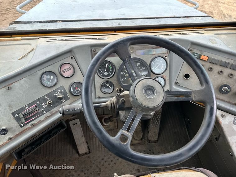 image for item LO9308 2001 Volvo A25C haul truck