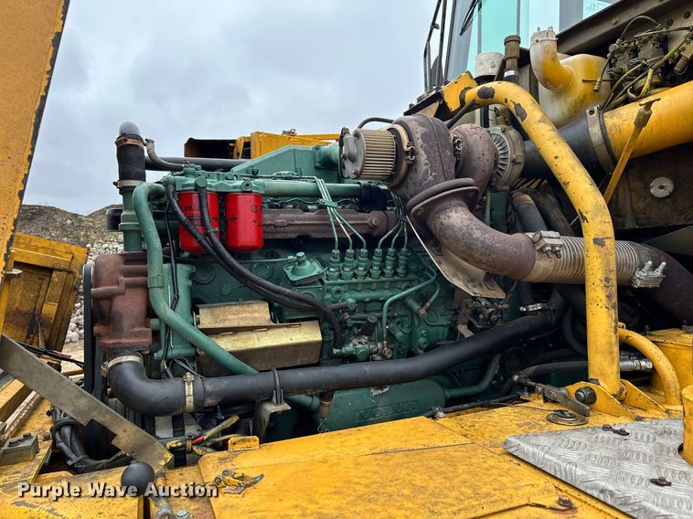 image for item LO9308 2001 Volvo A25C haul truck