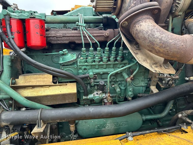 image for item LO9308 2001 Volvo A25C haul truck