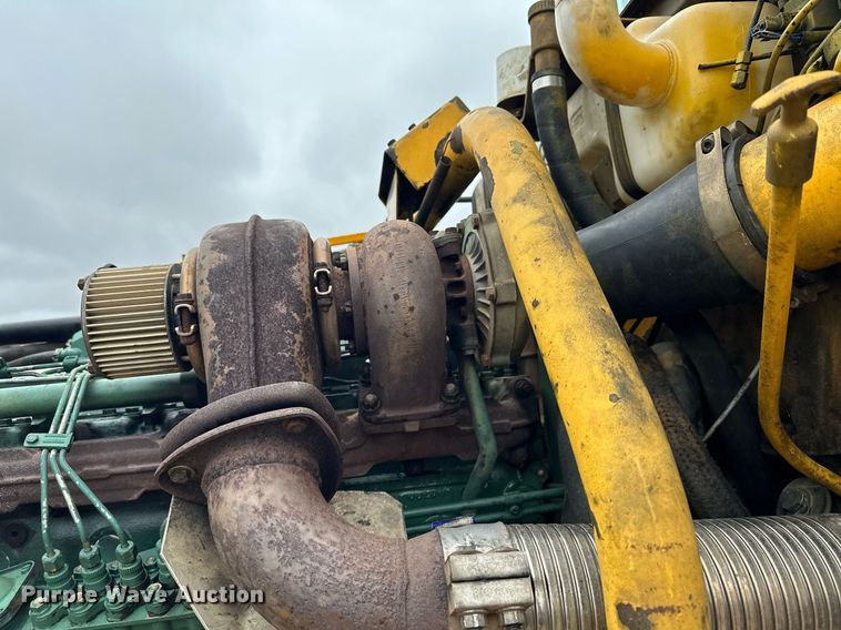 image for item LO9308 2001 Volvo A25C haul truck