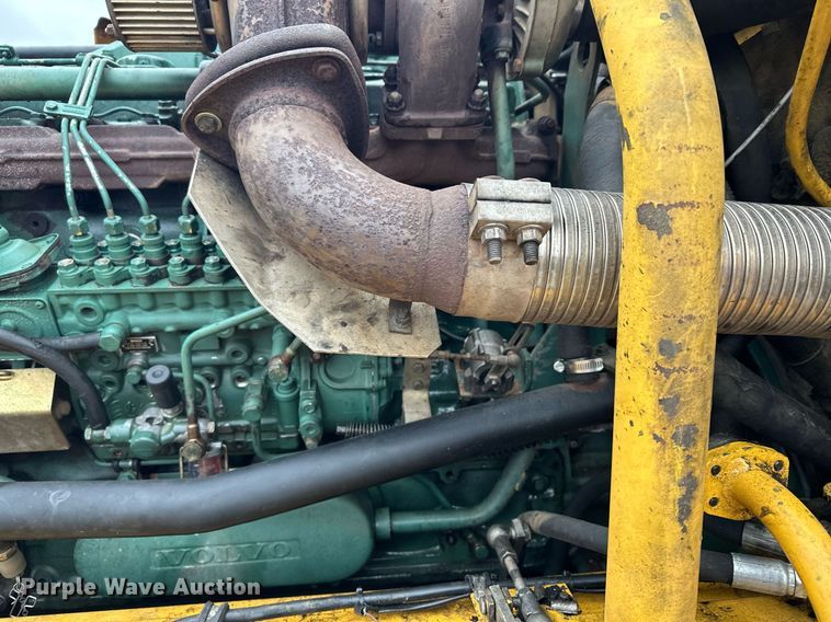 image for item LO9308 2001 Volvo A25C haul truck