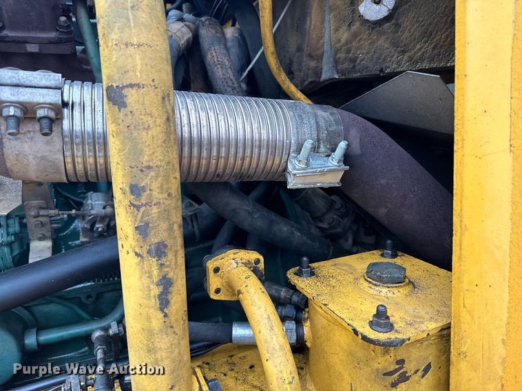 image for item LO9308 2001 Volvo A25C haul truck