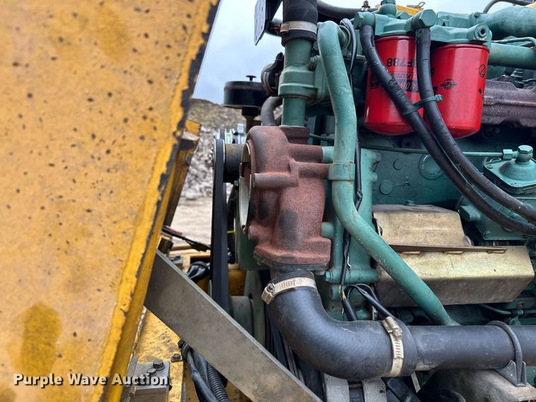 image for item LO9308 2001 Volvo A25C haul truck