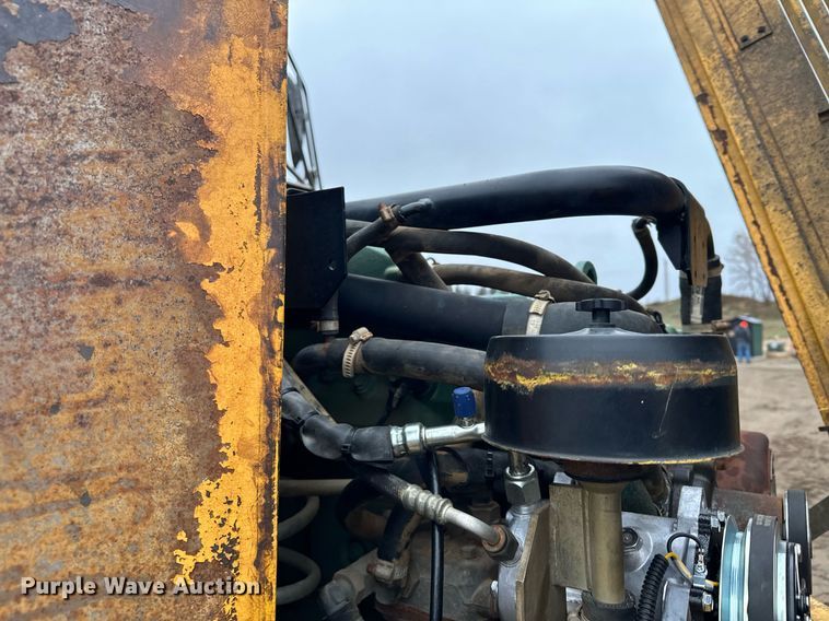 image for item LO9308 2001 Volvo A25C haul truck