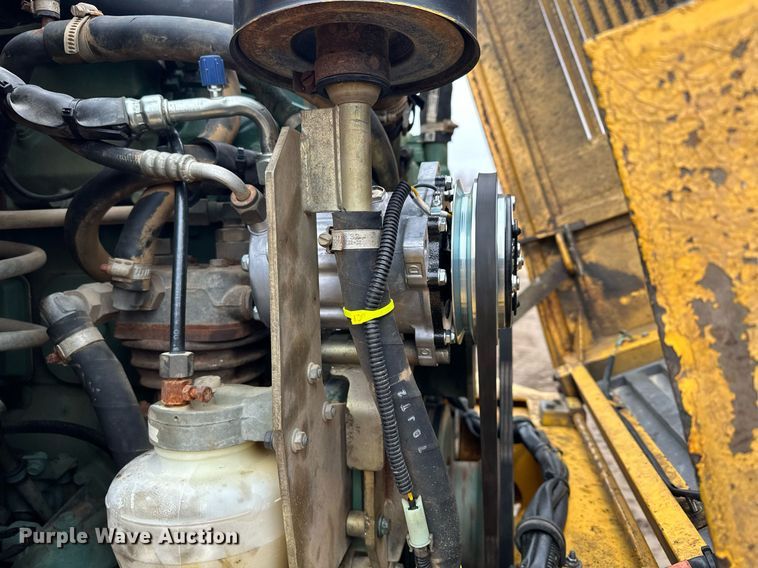 image for item LO9308 2001 Volvo A25C haul truck