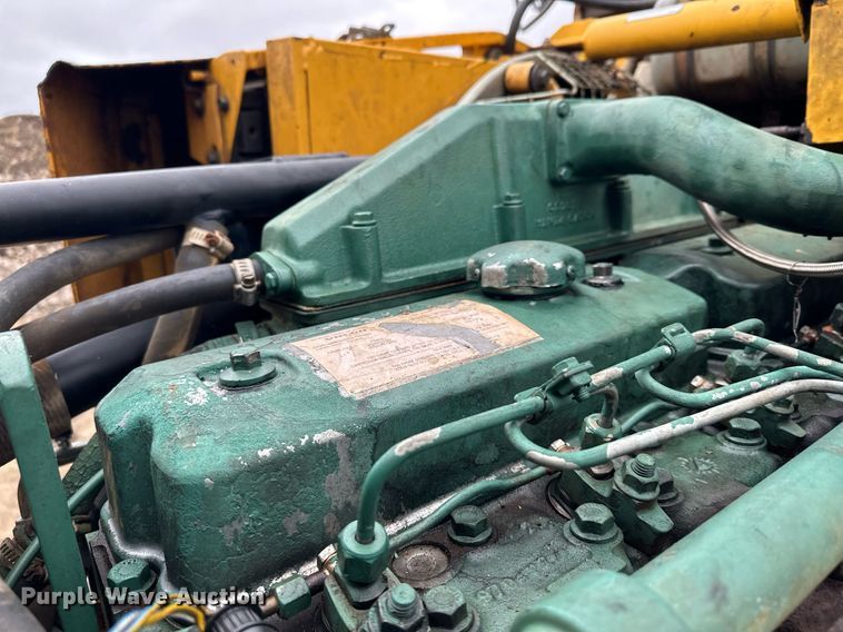 image for item LO9308 2001 Volvo A25C haul truck