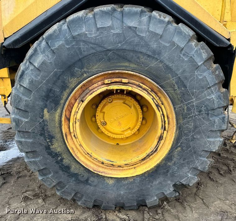 image for item LO9308 2001 Volvo A25C haul truck