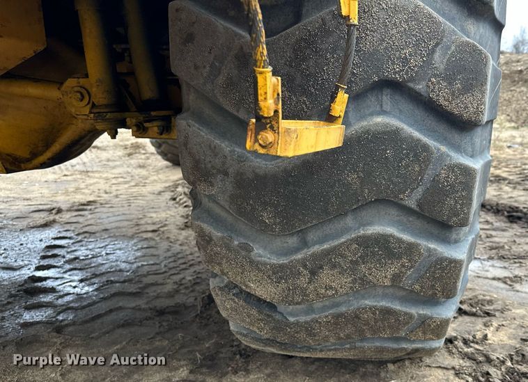 image for item LO9308 2001 Volvo A25C haul truck