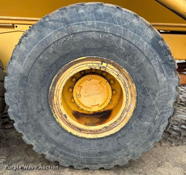 image for item LO9308 2001 Volvo A25C haul truck