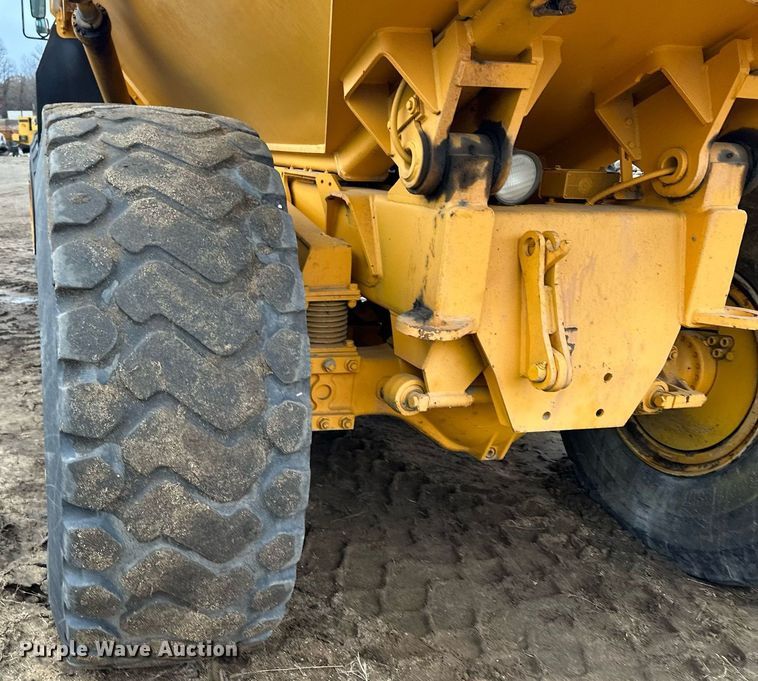 image for item LO9308 2001 Volvo A25C haul truck