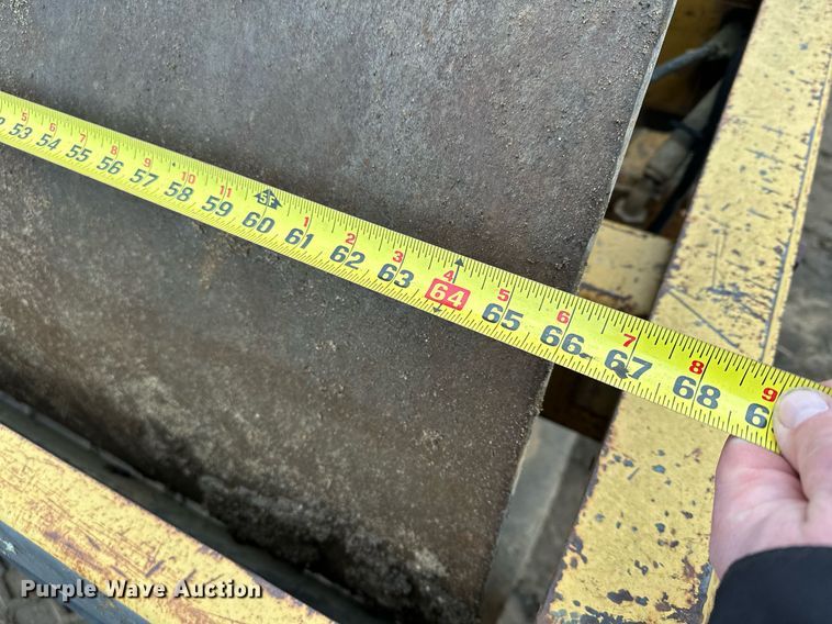 image for item LO9309 1993 Caterpillar CS433B  single drum vibratory roller