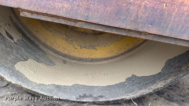 image for item LO9309 1993 Caterpillar CS433B  single drum vibratory roller