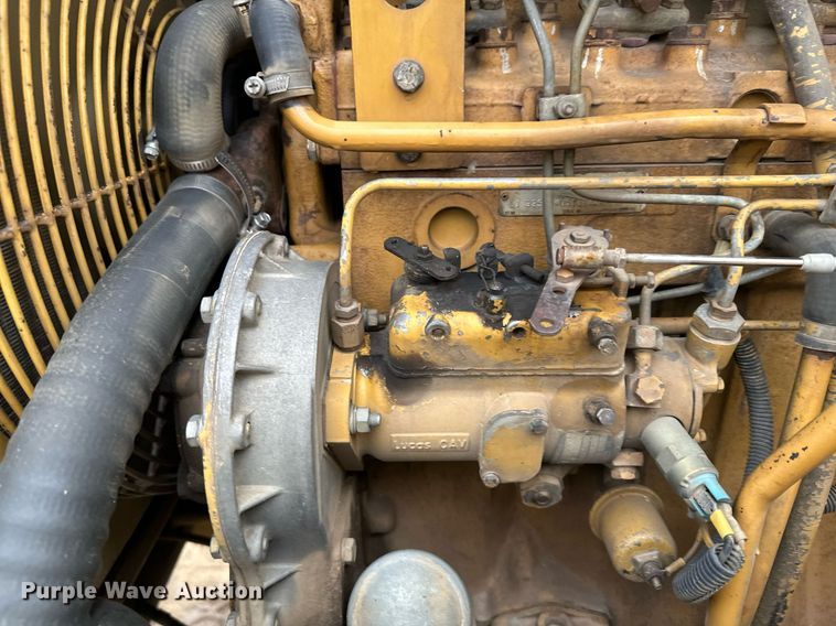 image for item LO9309 1993 Caterpillar CS433B  single drum vibratory roller