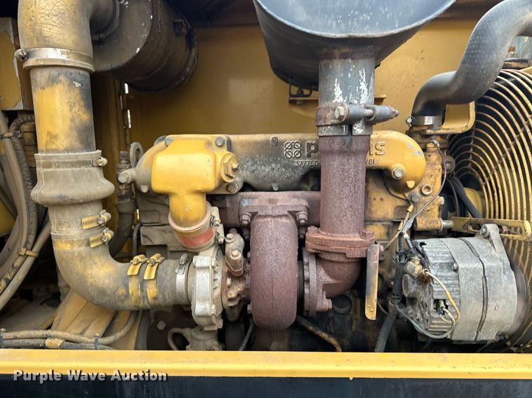 image for item LO9309 1993 Caterpillar CS433B  single drum vibratory roller