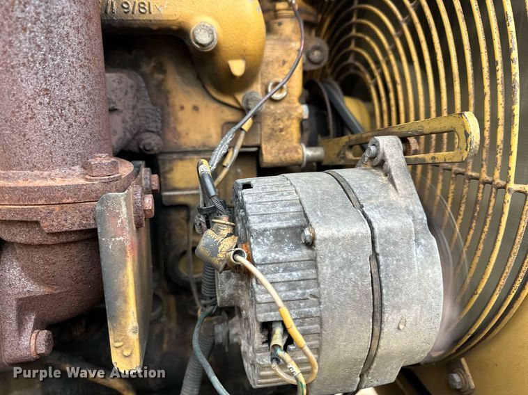 image for item LO9309 1993 Caterpillar CS433B  single drum vibratory roller