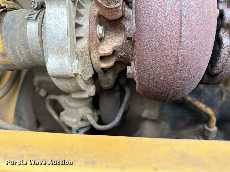 image for item LO9309 1993 Caterpillar CS433B  single drum vibratory roller