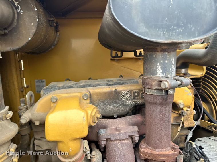 image for item LO9309 1993 Caterpillar CS433B  single drum vibratory roller