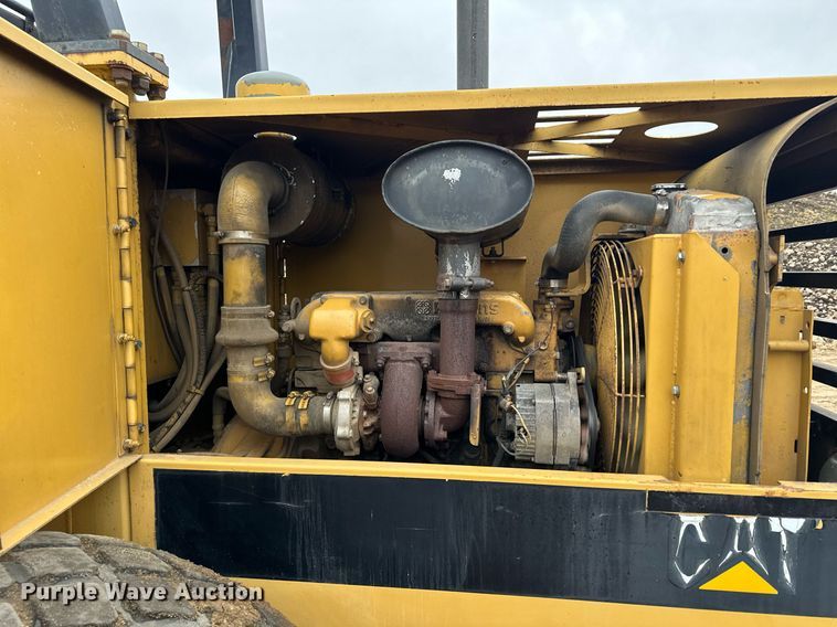 image for item LO9309 1993 Caterpillar CS433B  single drum vibratory roller