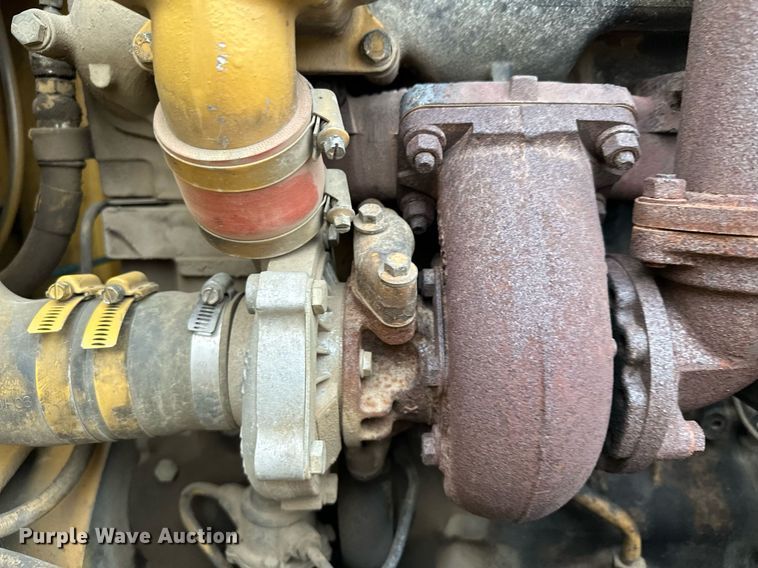 image for item LO9309 1993 Caterpillar CS433B  single drum vibratory roller