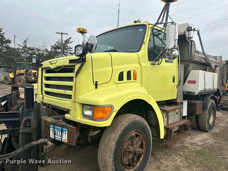 image for item LO9311 1998 Ford L8000  dump truck