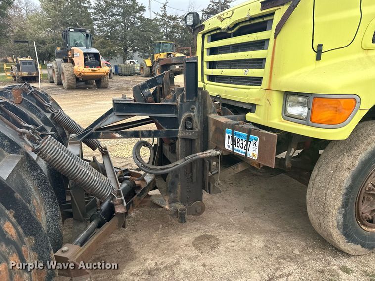 image for item LO9311 1998 Ford L8000  dump truck