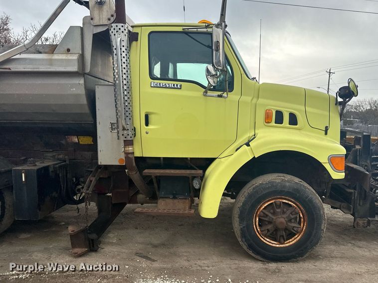 image for item LO9311 1998 Ford L8000  dump truck